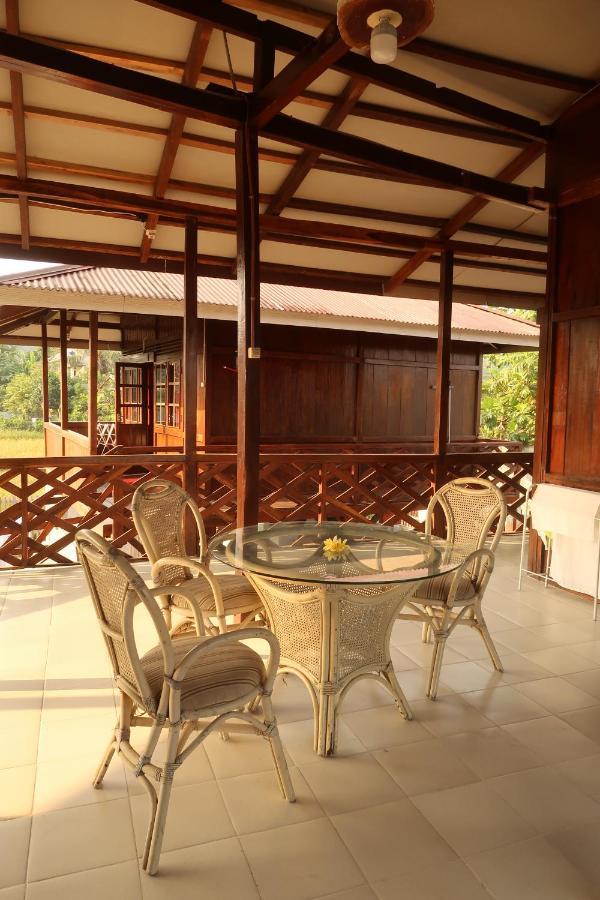 Lodge Arya's Surf Camp Sukabumi