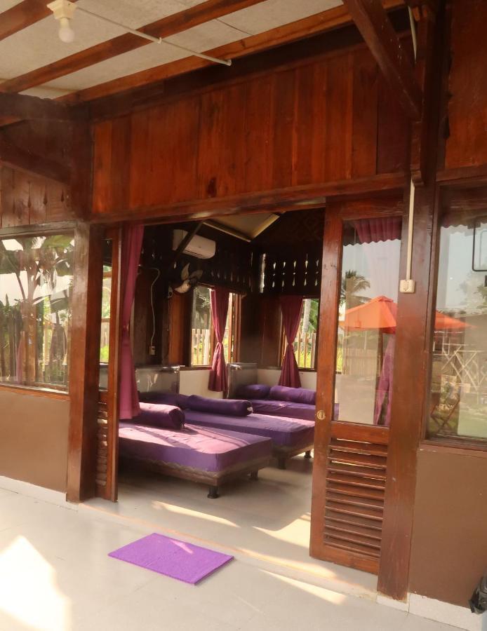 Arya's Surf Camp Lodge *