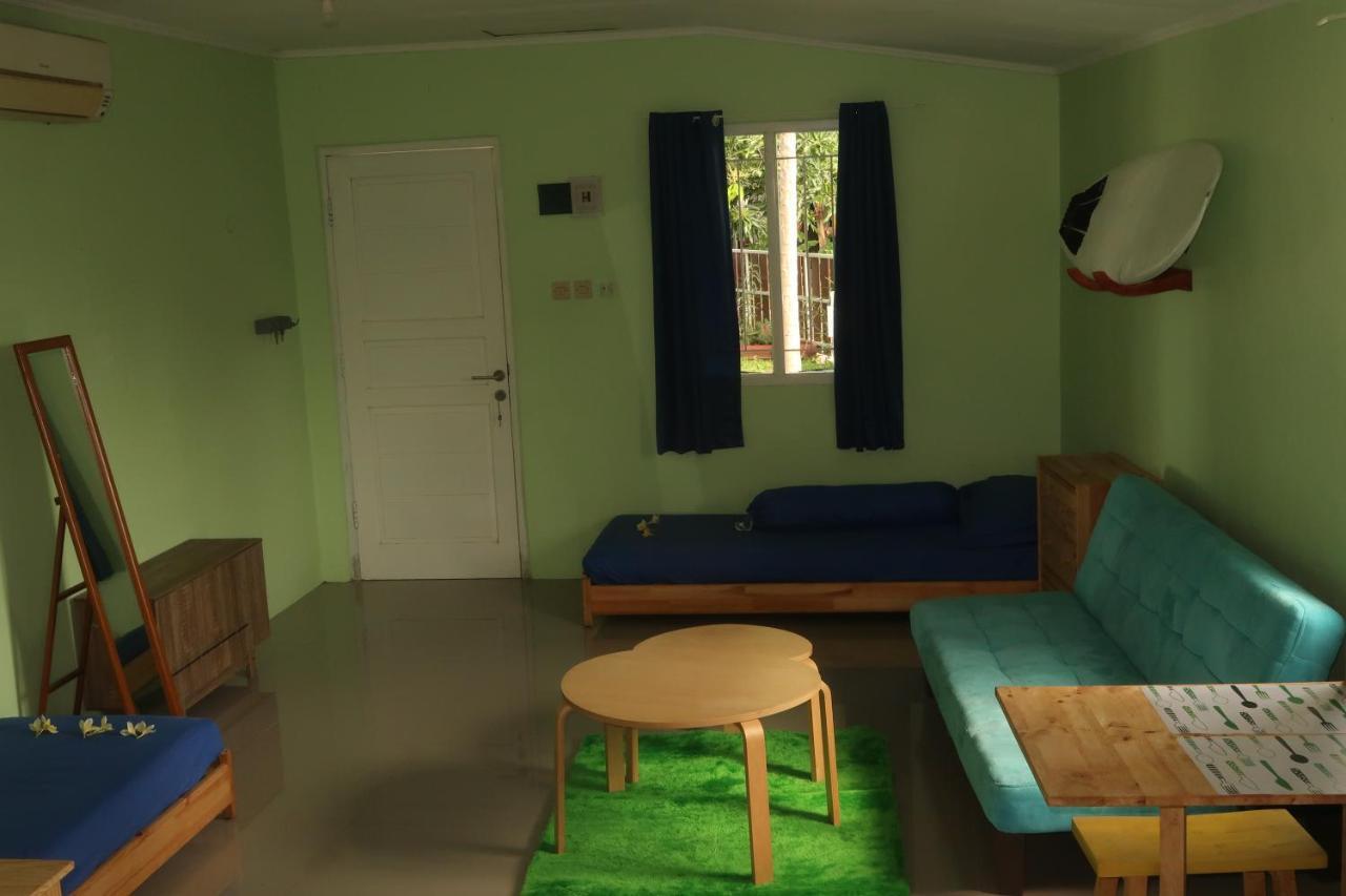 Arya's Surf Camp Lodge *